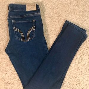 Hollister Skinny Jeans size 5 short dark wash